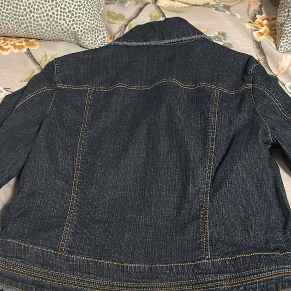 Dark Denim Jacket with Floral Lining, Size Xl - Picture 7 of 9